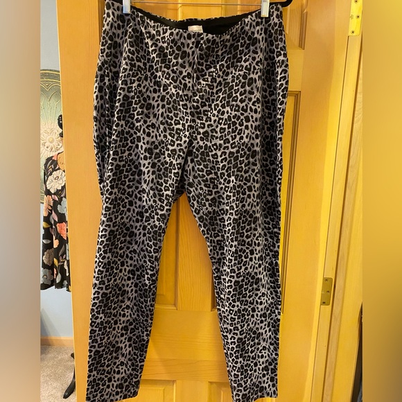 Chicos Zenergy pants - Picture 5 of 5